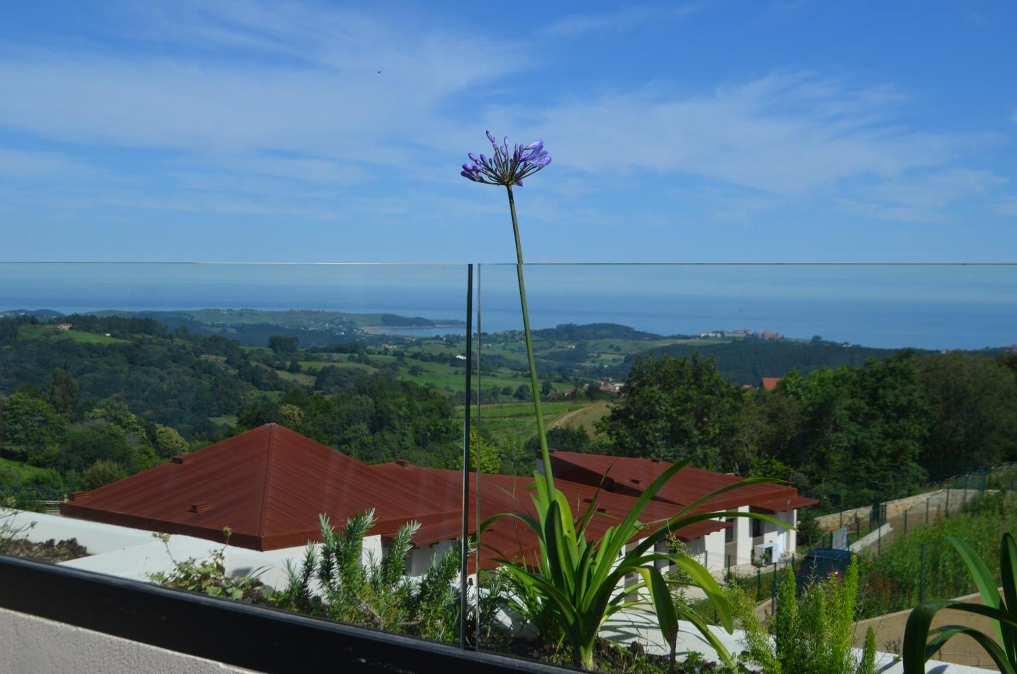 Mirador Playa De Oyambre-vista Al Mar Y Jardin Holiday home